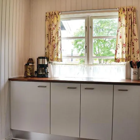 3 Bedroom Awesome In Hyllinge Semesterbostad *